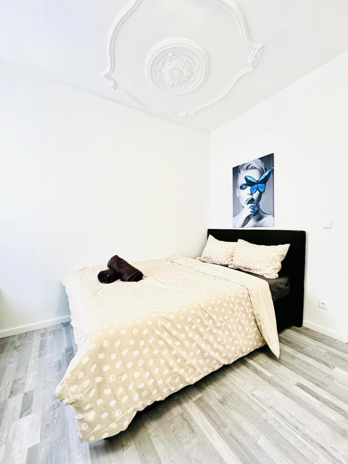 Very Spacious Apartment For Up To 7P With Great Location Viena Exterior foto