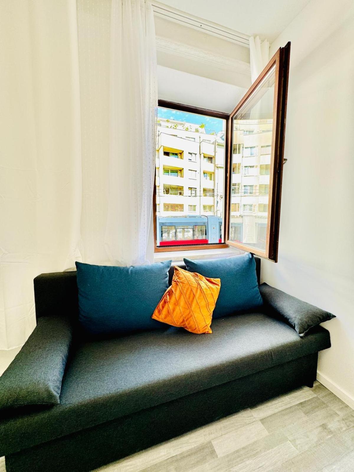 Very Spacious Apartment For Up To 7P With Great Location Viena Exterior foto